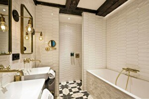 Vault Suite bathroom