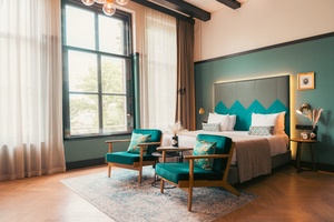 Hendrick's High King Quarters